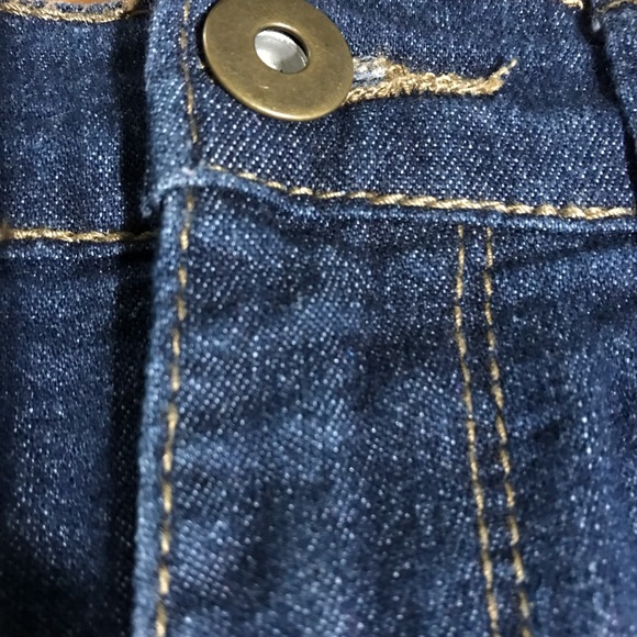 Forever 21 Women’s Denim Shortie Jean Shorts High Rise Dark Wash Size 27 - Picture 3 of 5